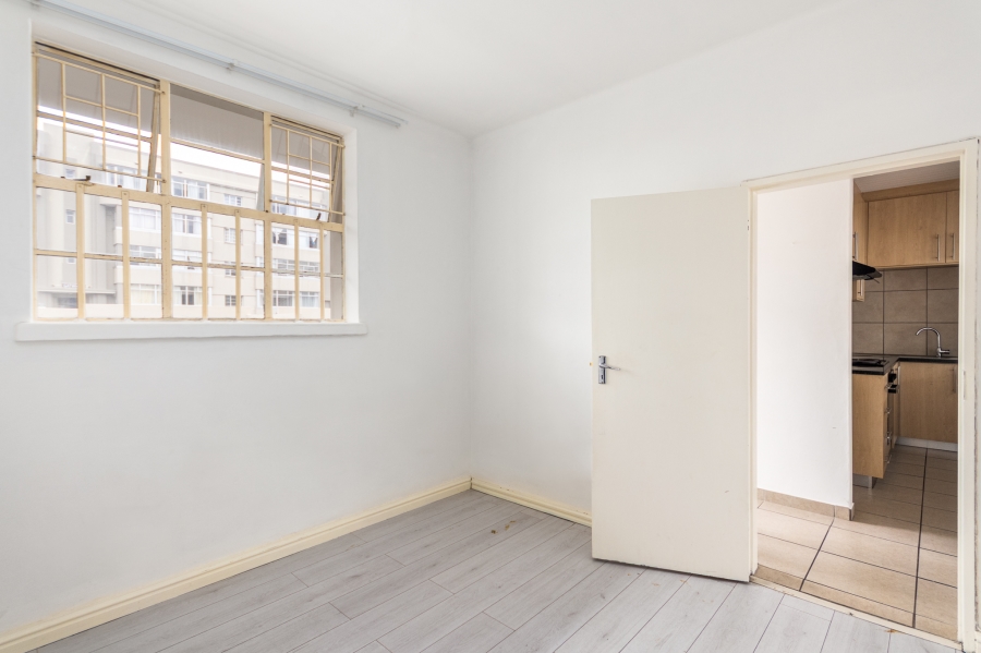 2 Bedroom Property for Sale in Zonnebloem Western Cape